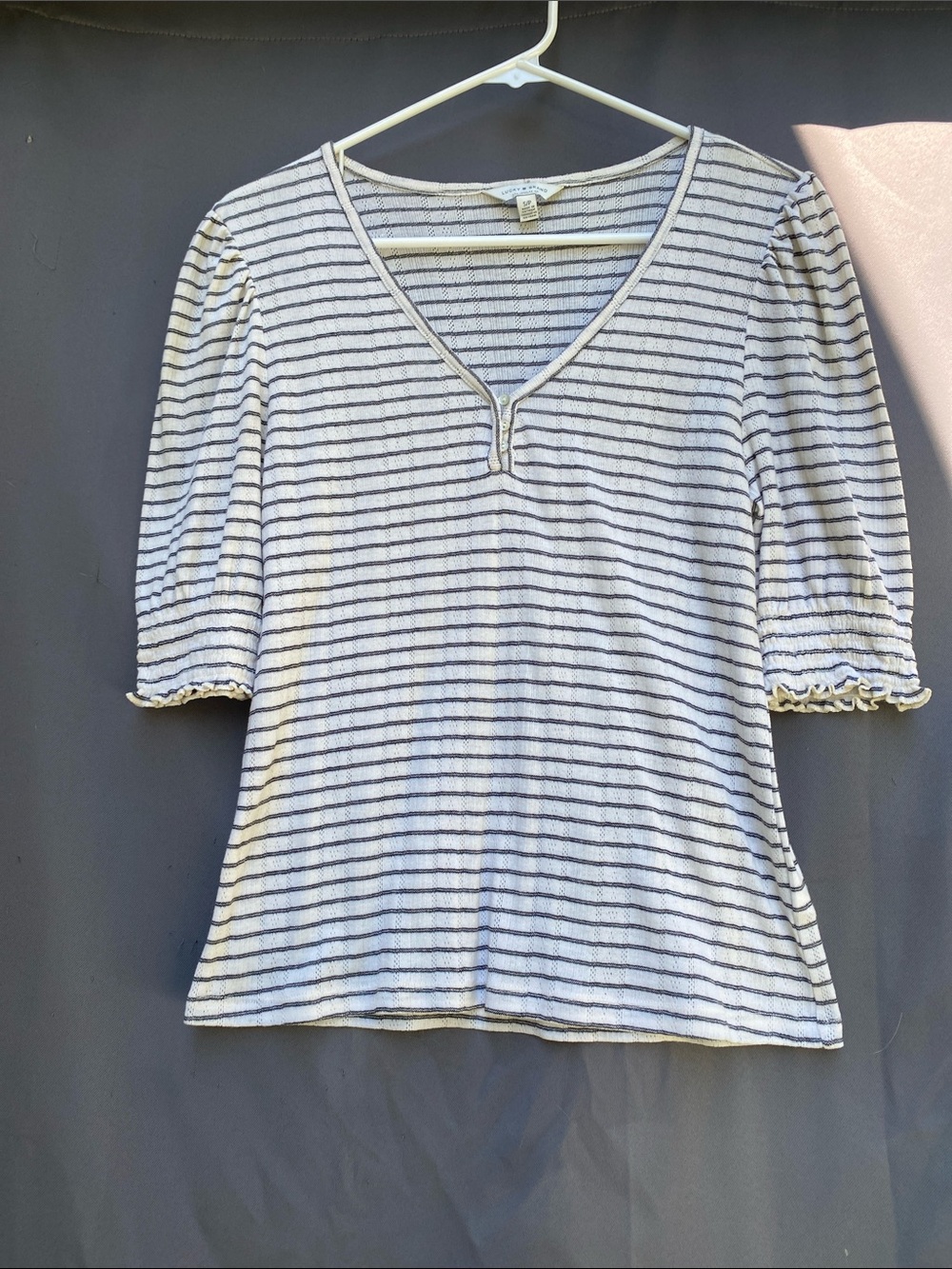 Lucky Brand White and Navy Striped V-Neck Puff Sleeve Top